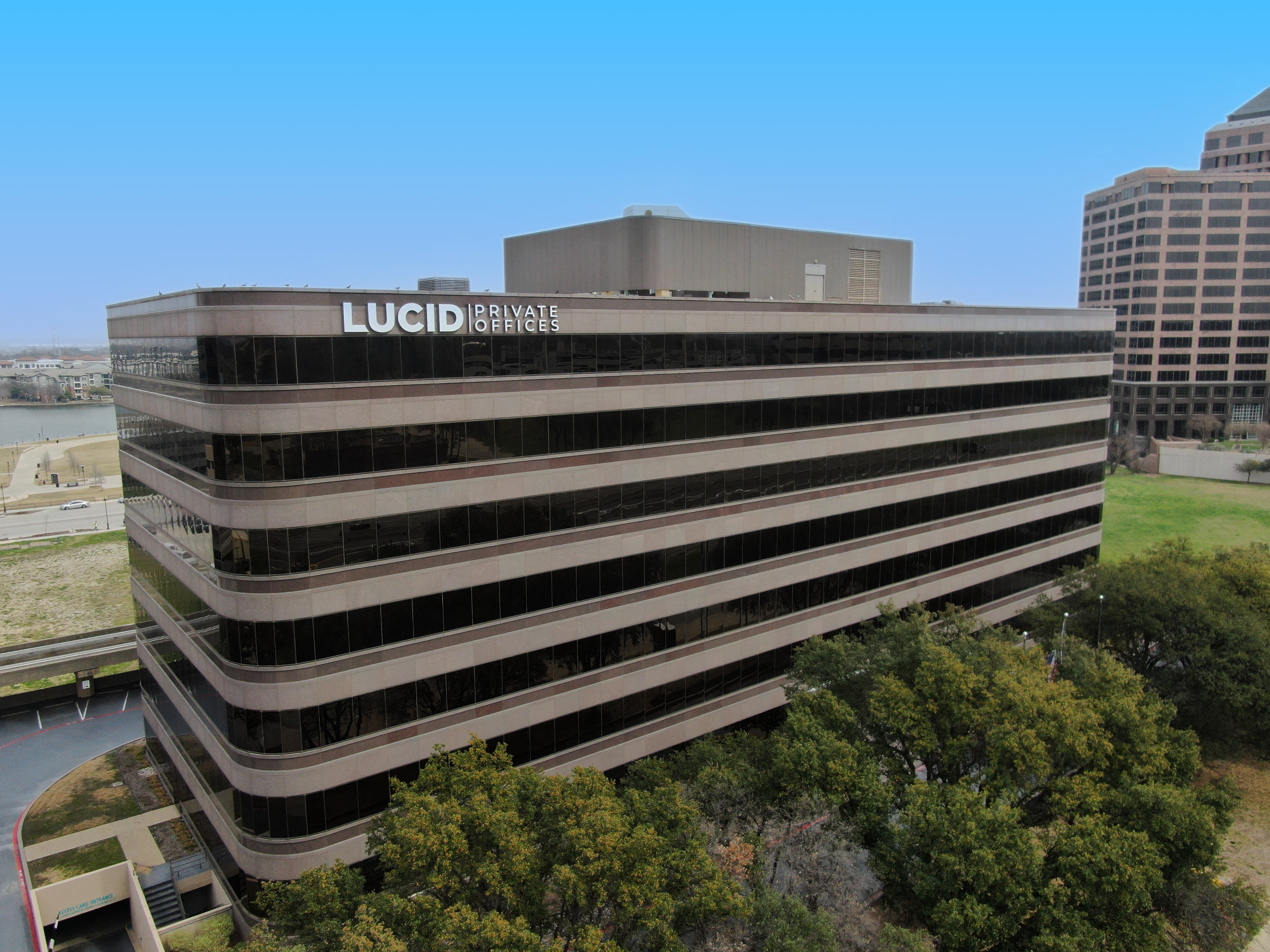 まっこうくじら　financial academy Shared workspaces at Lucid Private Offices - 511 East John West